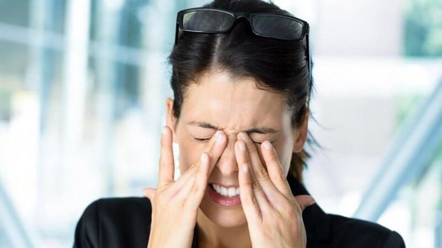 Боль в глазах и головная боль одновременно – причины и лечение