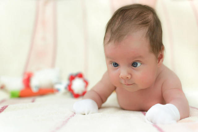 Косоглазие у новорожденных до года – когда проходит, причины и лечение (фото)