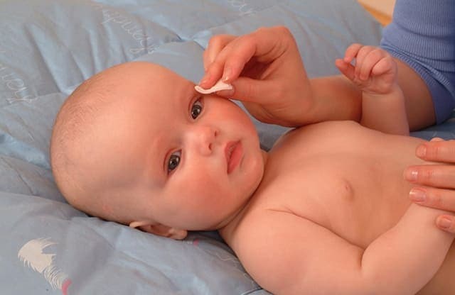 Как делать массаж при дакриоцистите новорожденных (видео)
